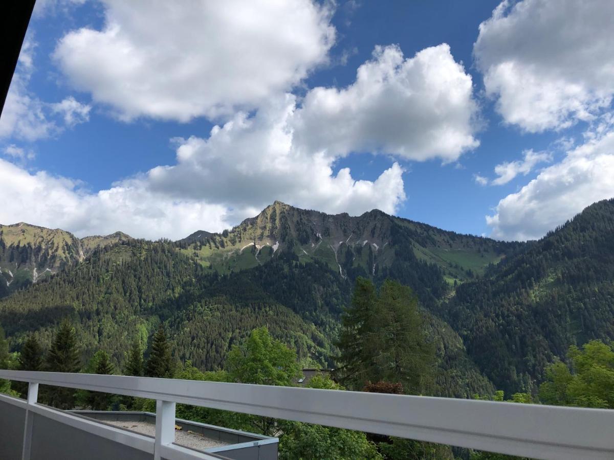 Walli Laterns - Ski Und Bergvergnuegen Direkt Vor Der Haustuer Exterior foto